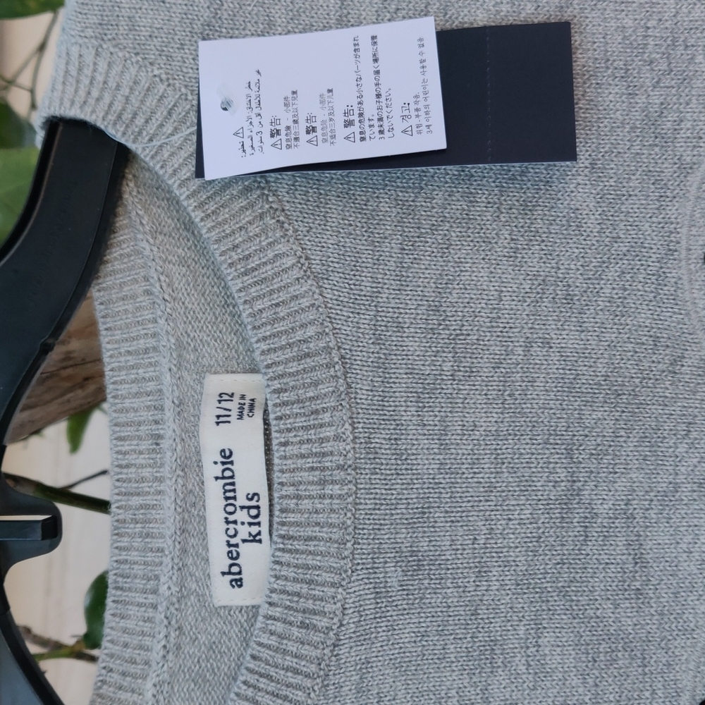 Abercrombie kids girl graphic sweater size 11/12 - Picture 8 of 10